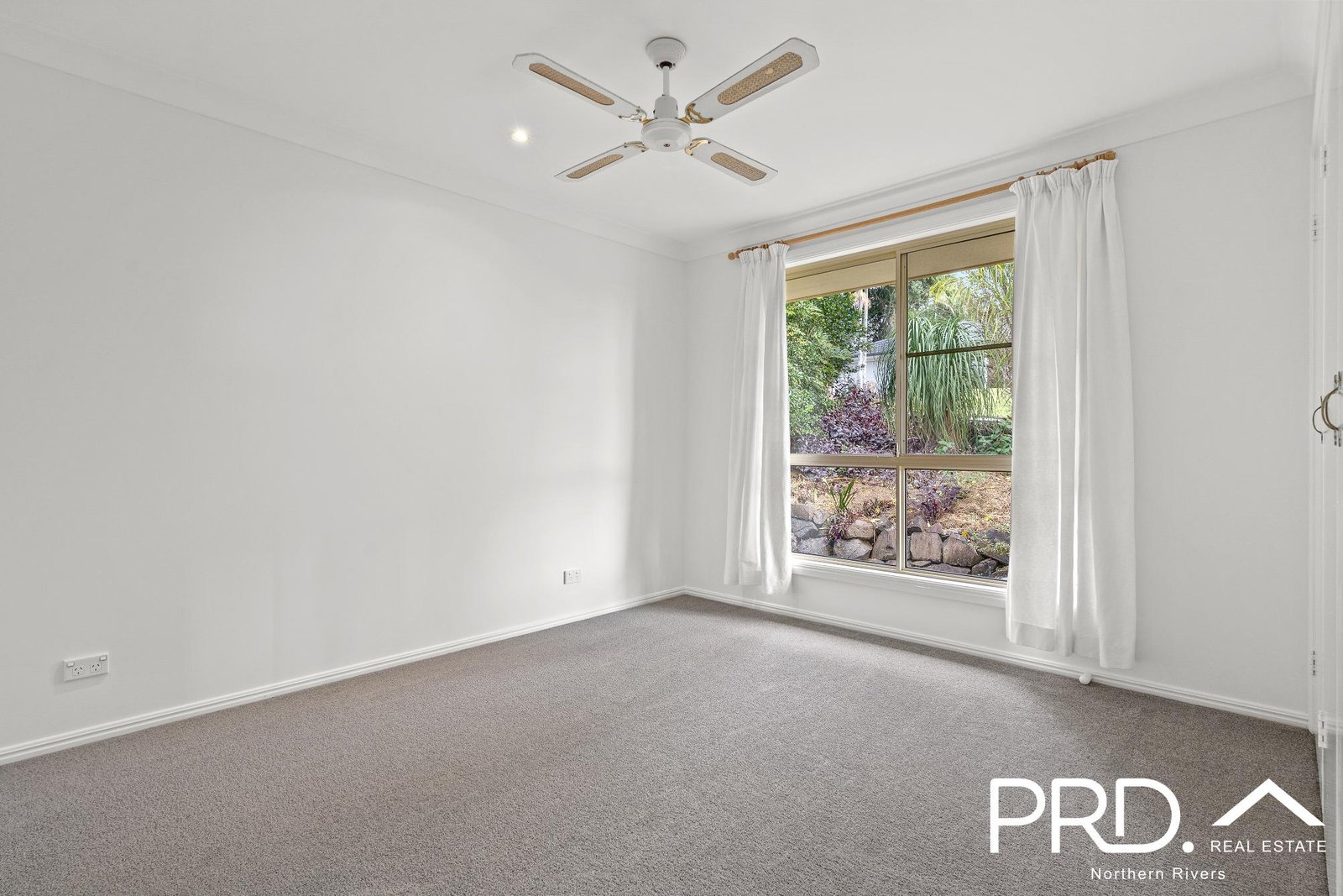 1/49 Trinity Drive GOONELLABAH 8
