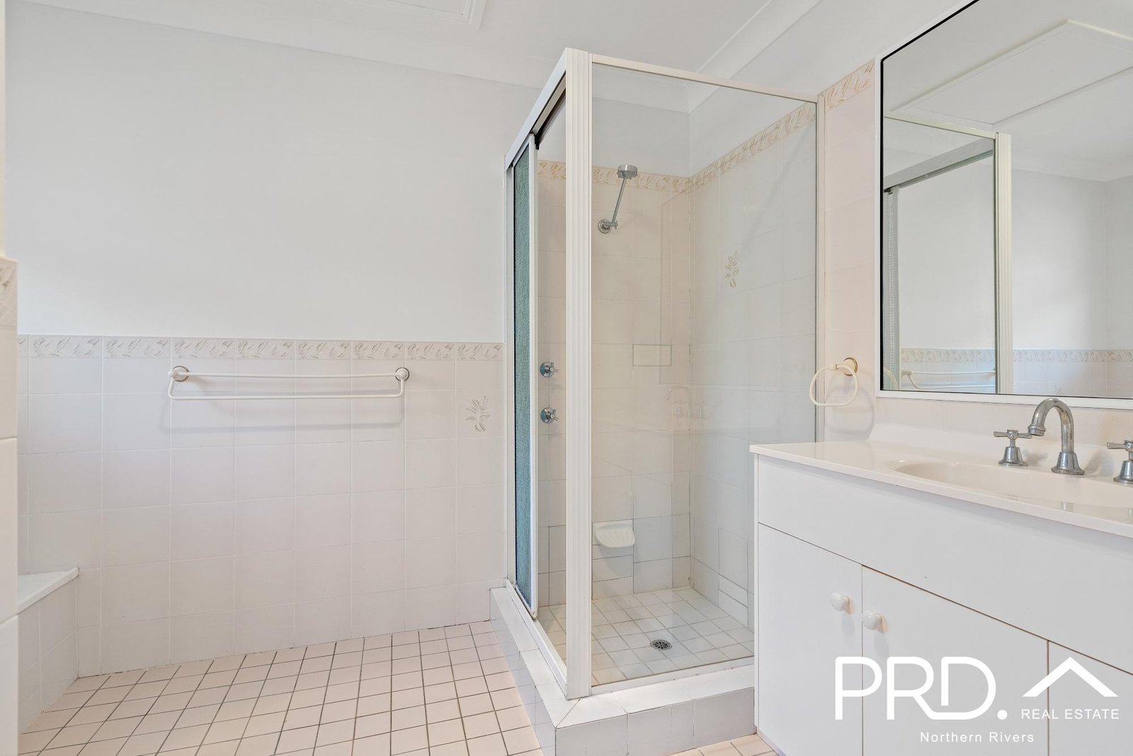 1/49 Trinity Drive GOONELLABAH 9