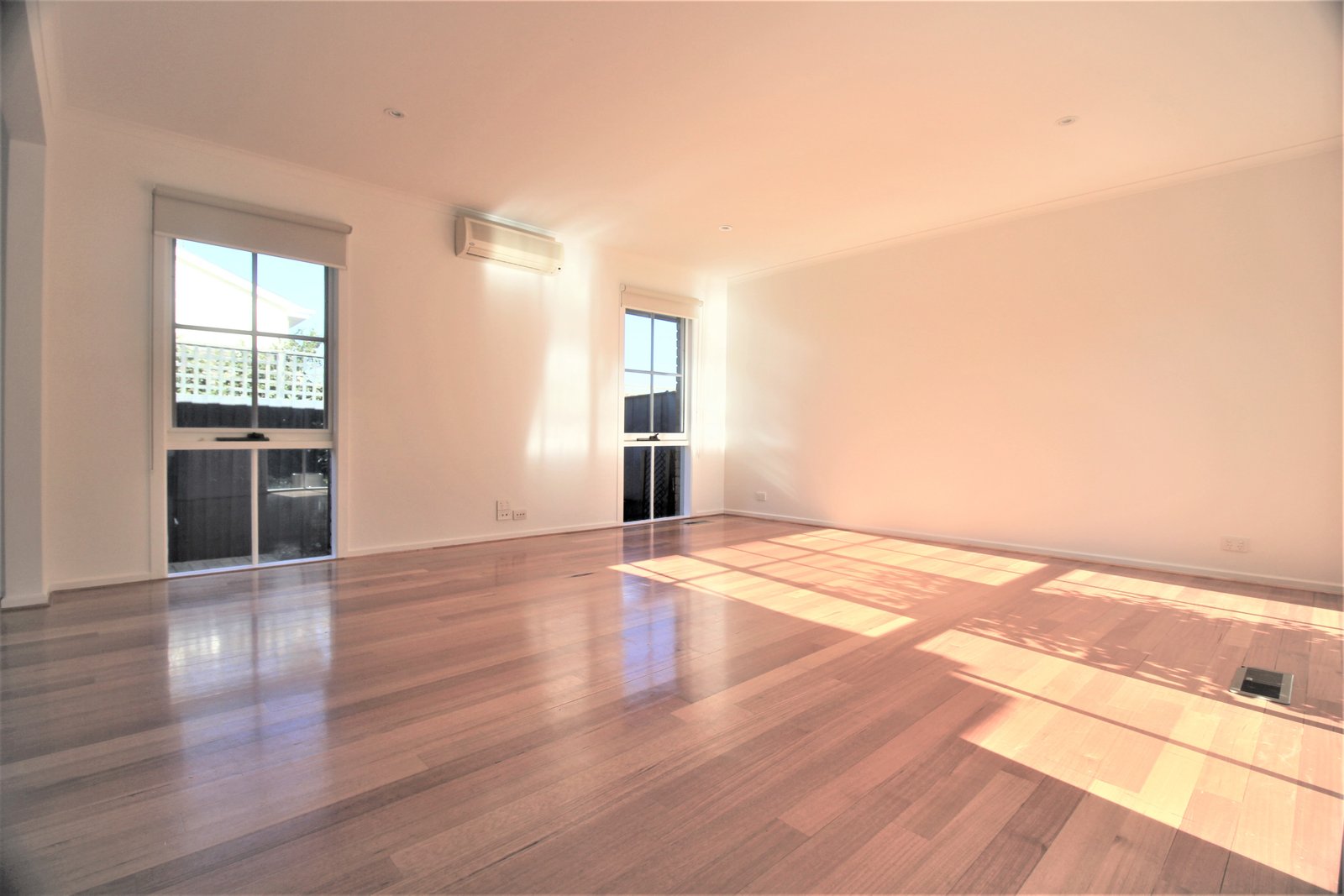 Gallery: 14A Glennie Avenue