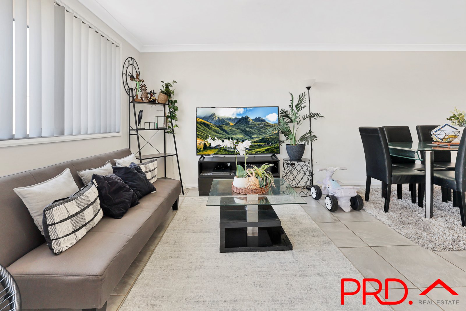 14a Mawson Close TAMWORTH 11