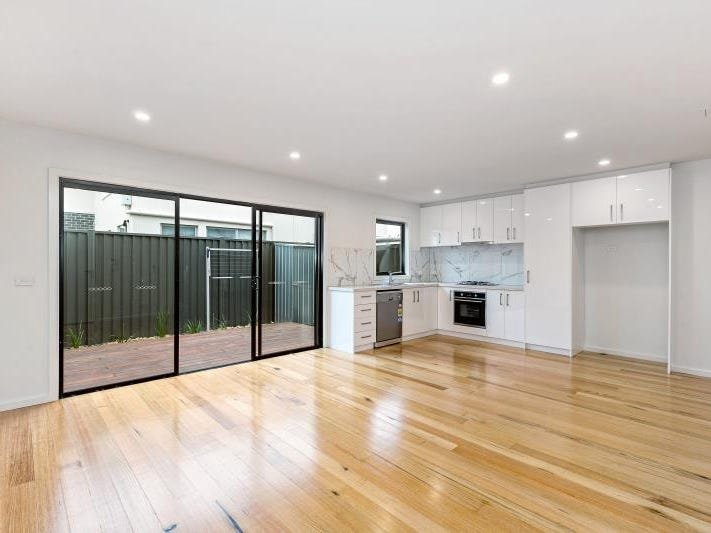 Gallery: 14B Carlyle Street