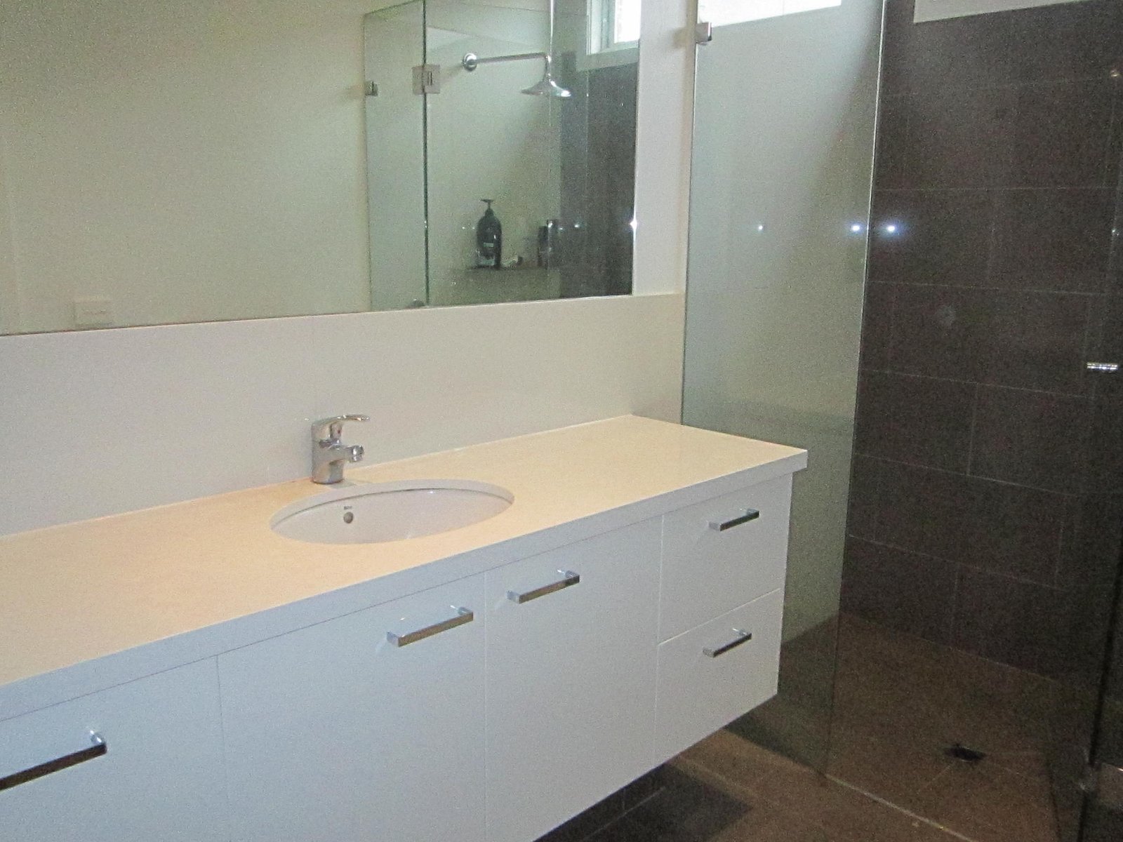 Gallery: 14B Hinkler Avenue