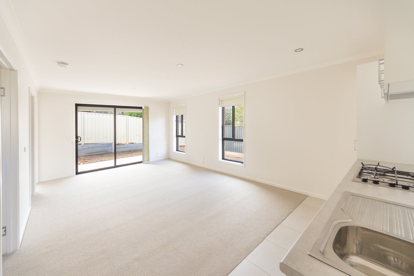 14B Royce Crescent LAVINGTON 4