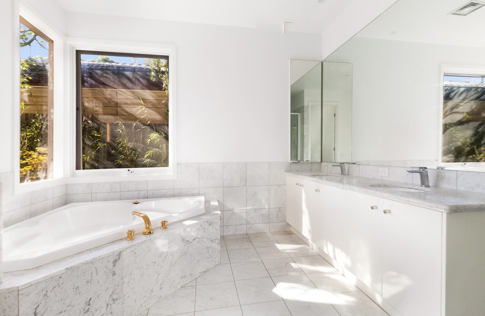Gallery: 14B Well Street