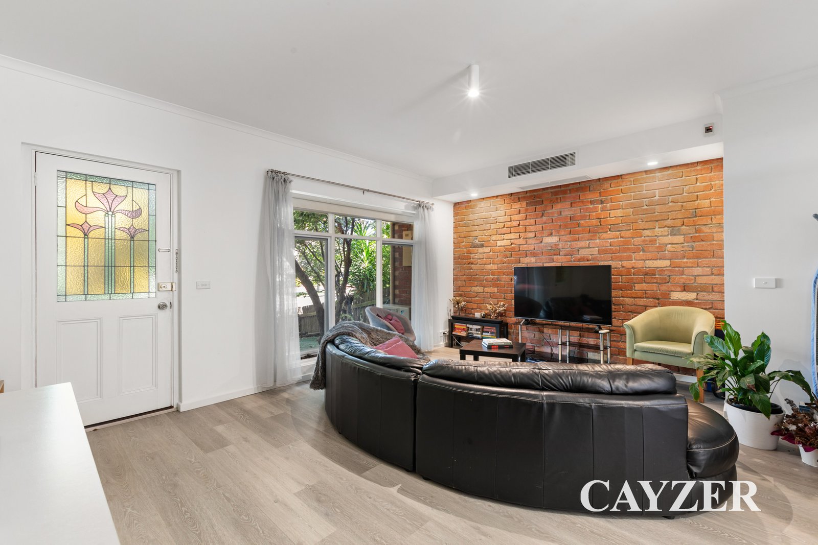 Gallery: 14E Cowderoy Street