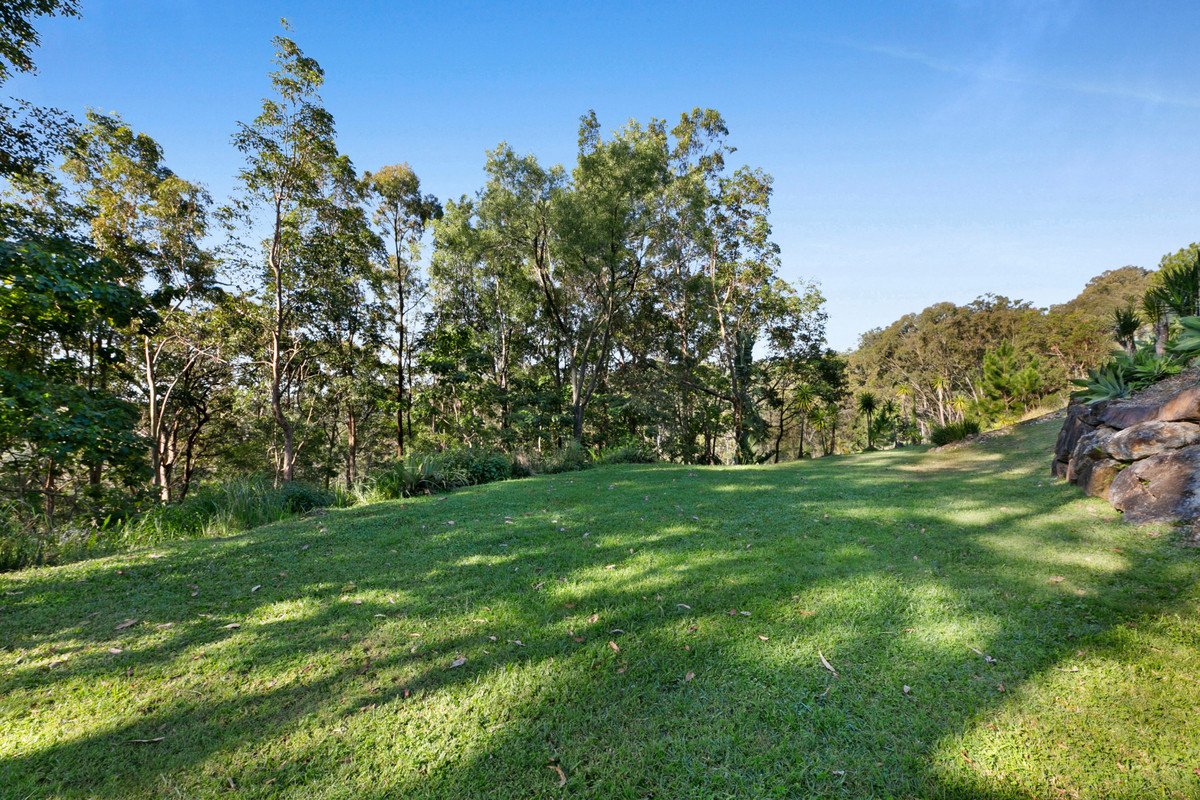 15-17 Buckingham Way Elanora 13