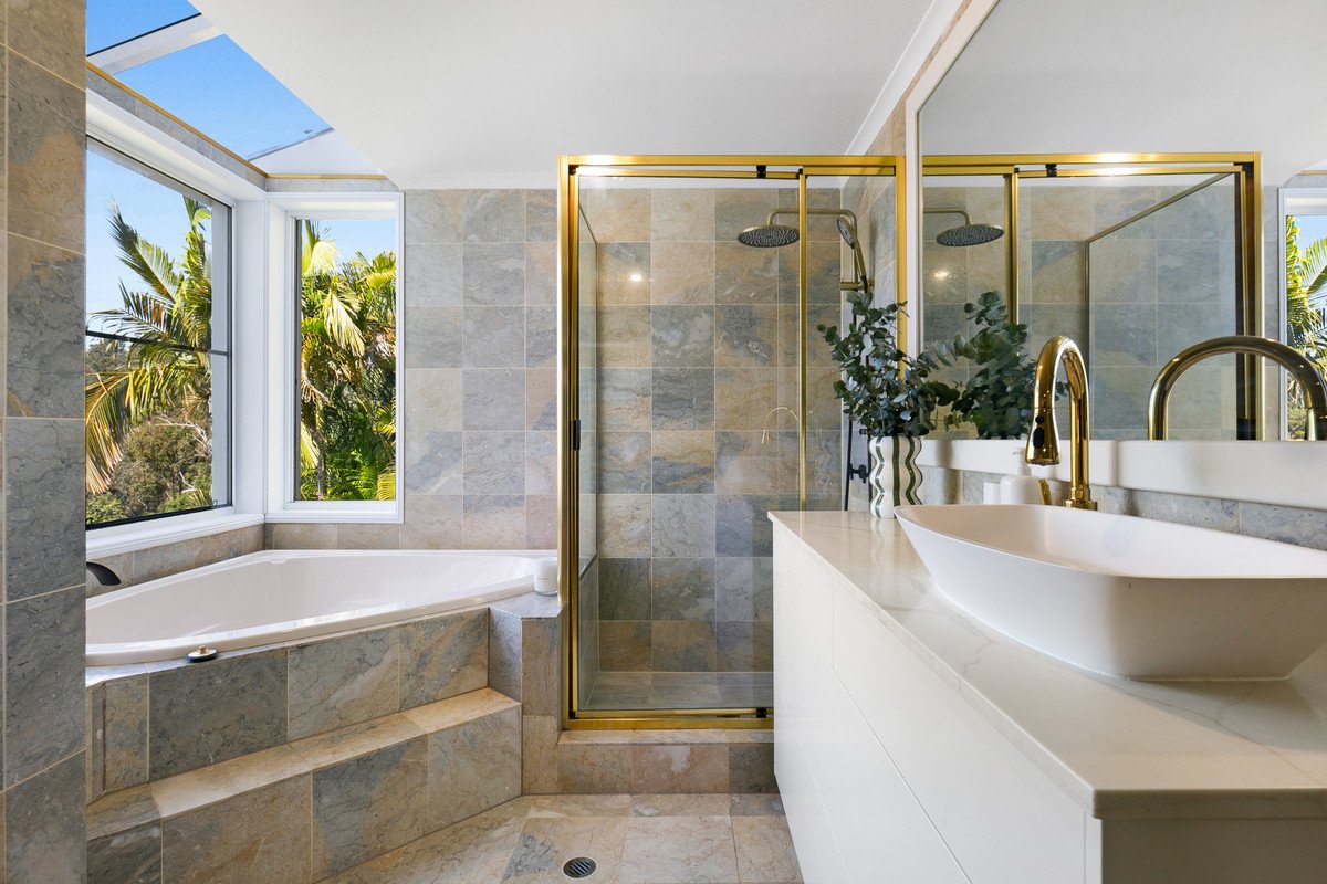 15-17 Buckingham Way Elanora 17