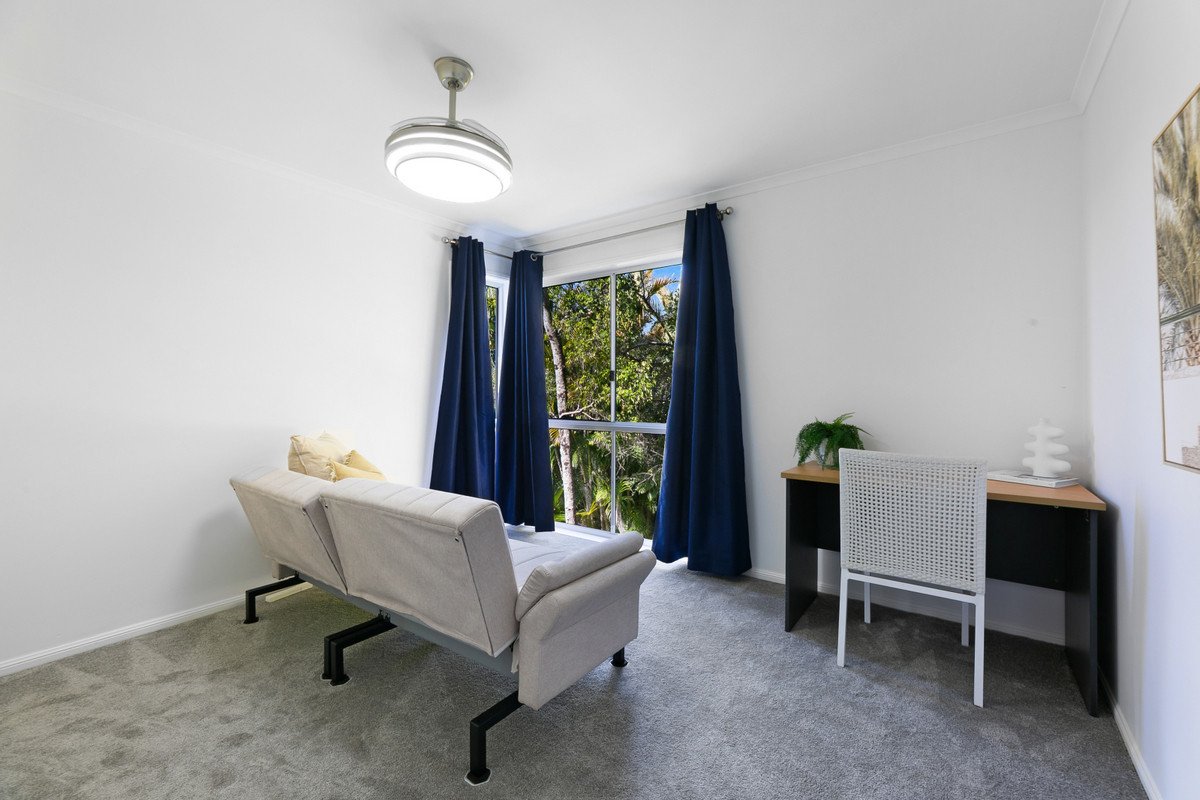 15-17 Buckingham Way Elanora 21