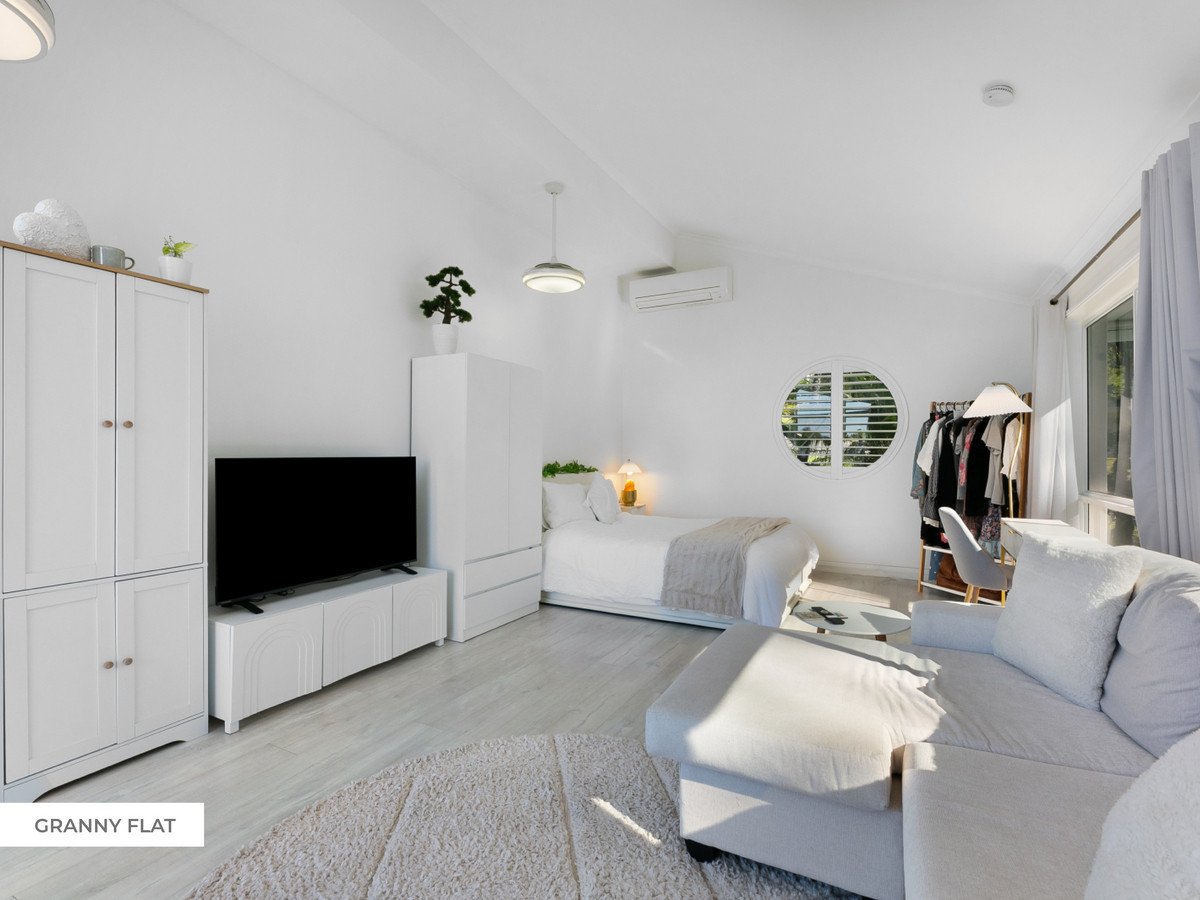 15-17 Buckingham Way Elanora 30