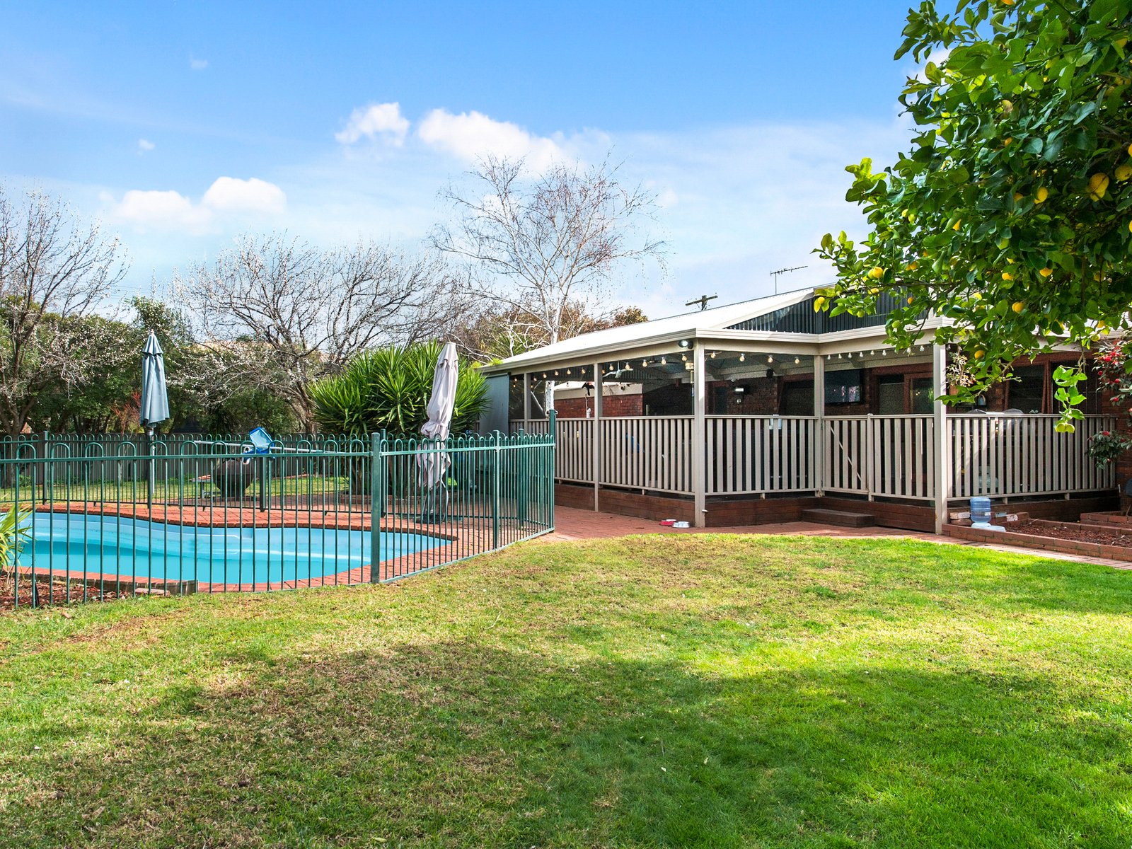 15-17 Hutchins Crescent MOOROOPNA 18