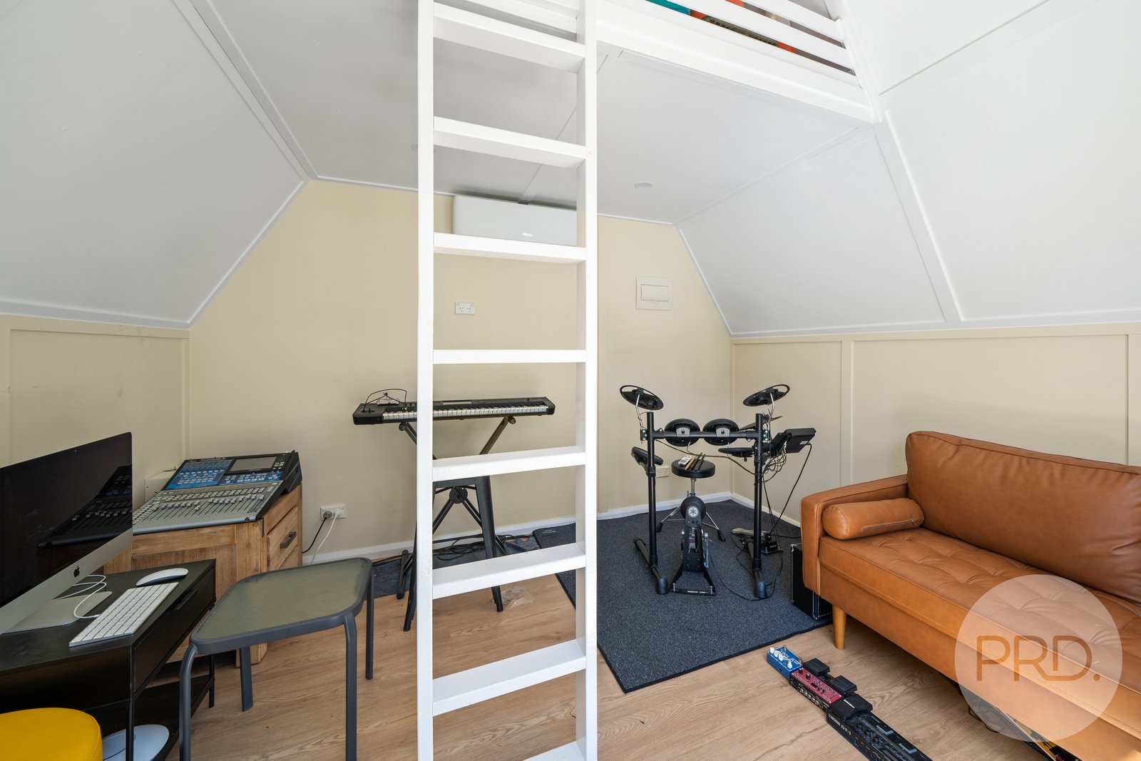 15-19 Wagga Wagga Street OURA 24