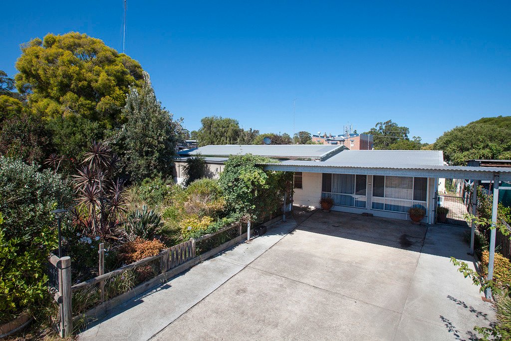 15 Aberdare St  KITCHENER 2
