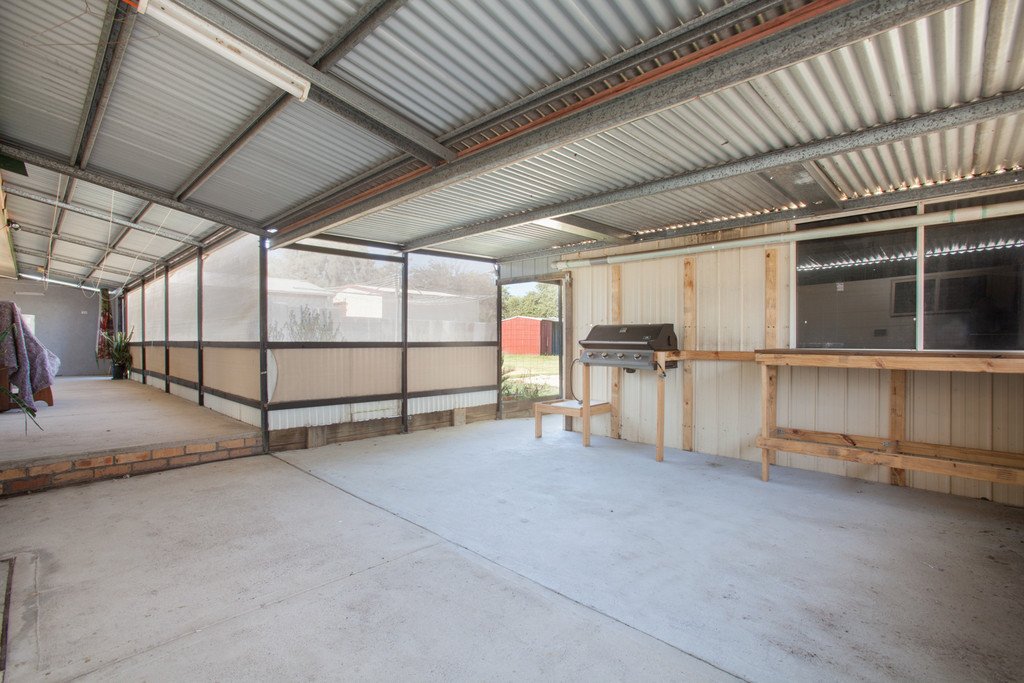 15 Aberdare St  KITCHENER 4