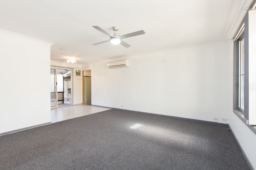 15 Aberdare St  KITCHENER 5