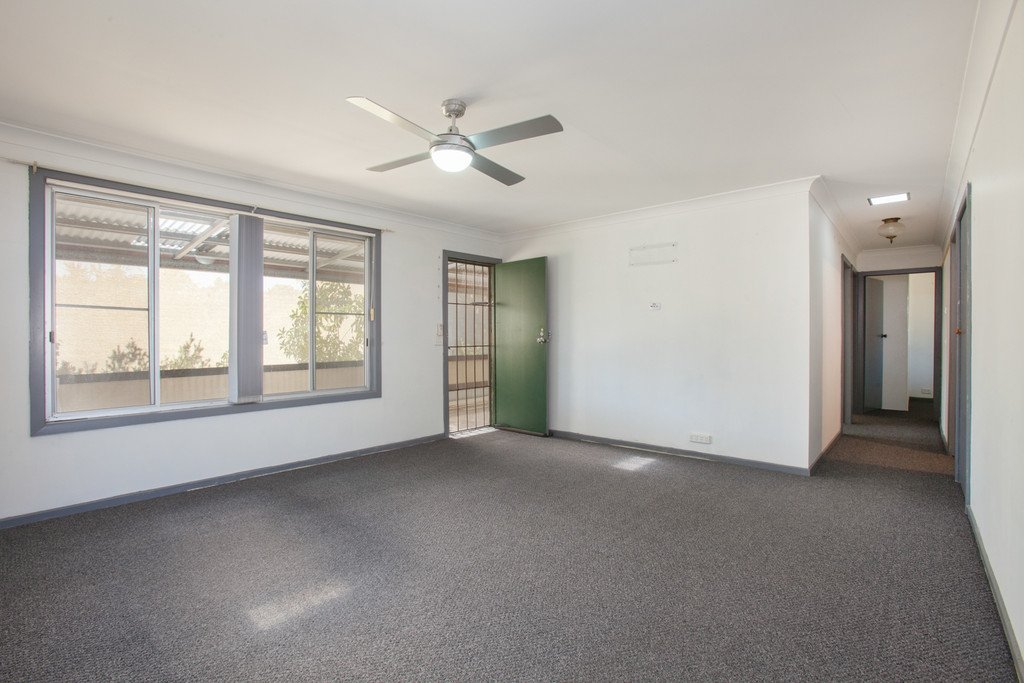 15 Aberdare St  KITCHENER 12