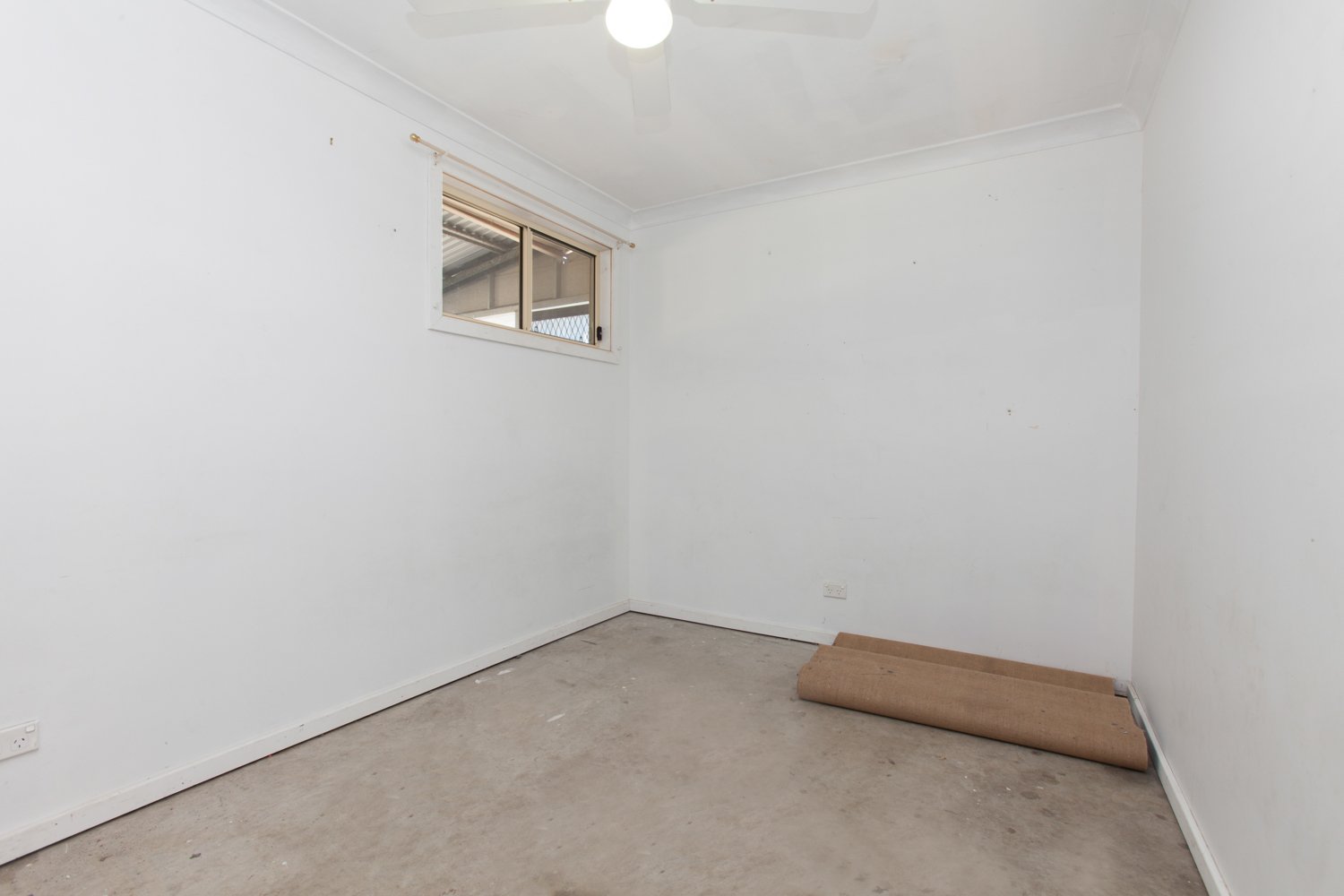 15 Aberdare St  KITCHENER 13