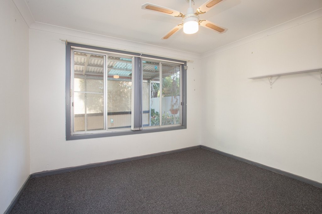 15 Aberdare St  KITCHENER 16