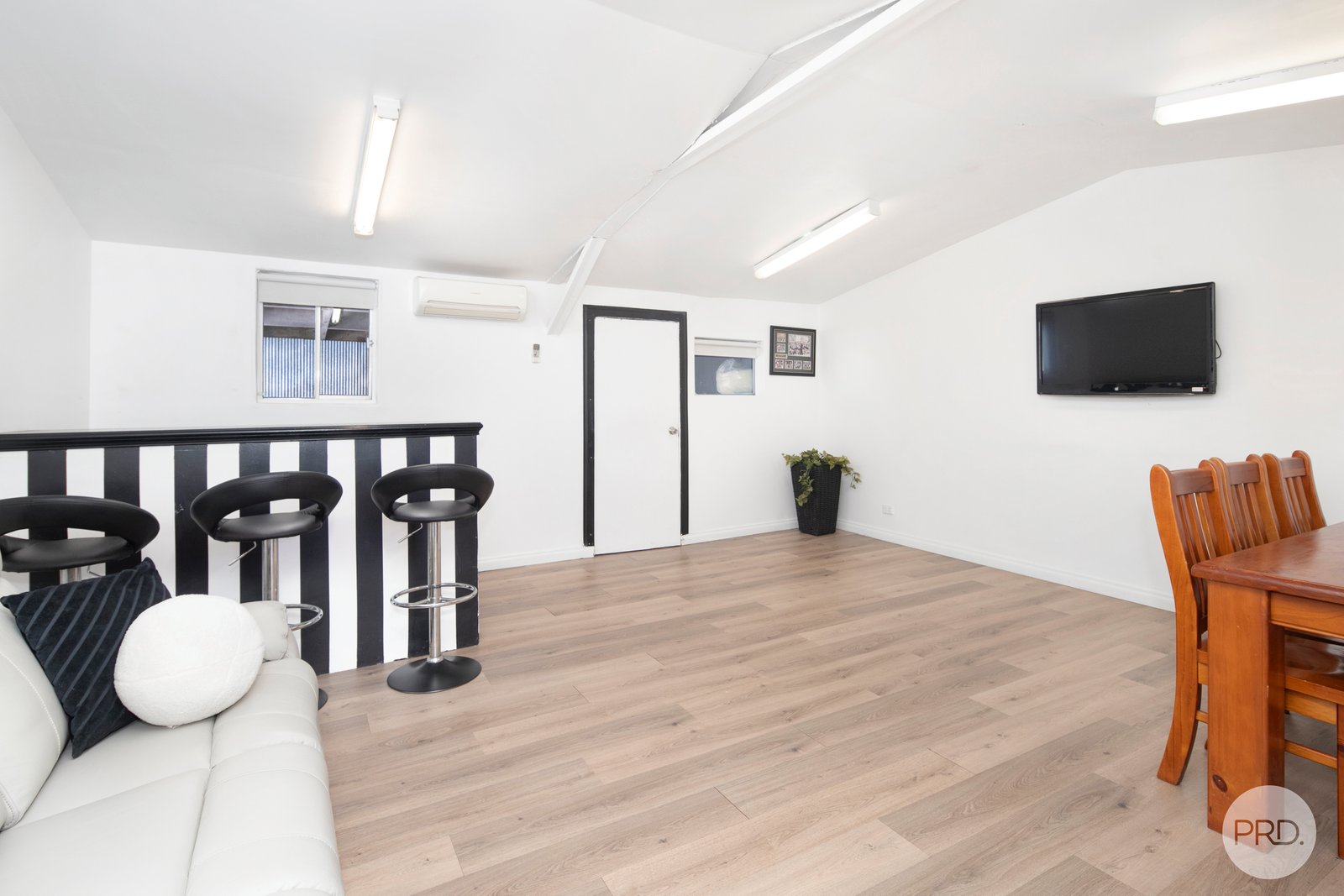 15 Ainley Street BROWN HILL 14