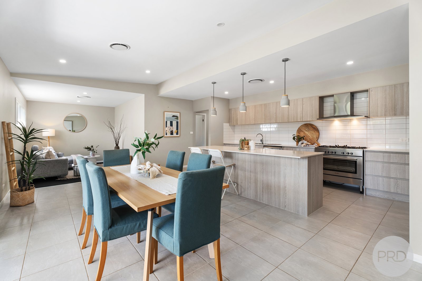 15 Albatross Avenue SALAMANDER BAY 2