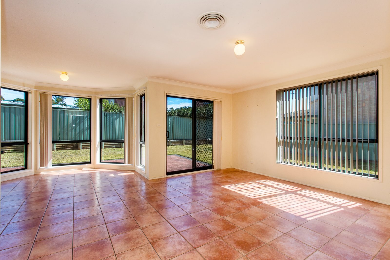15 Alston Street GLENMORE PARK 2
