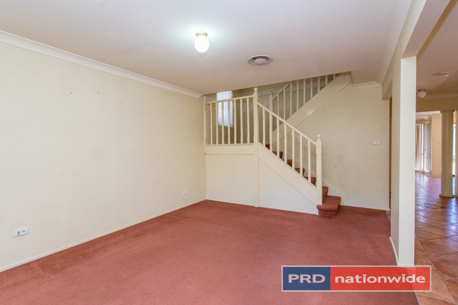 15 Alston Street GLENMORE PARK 2