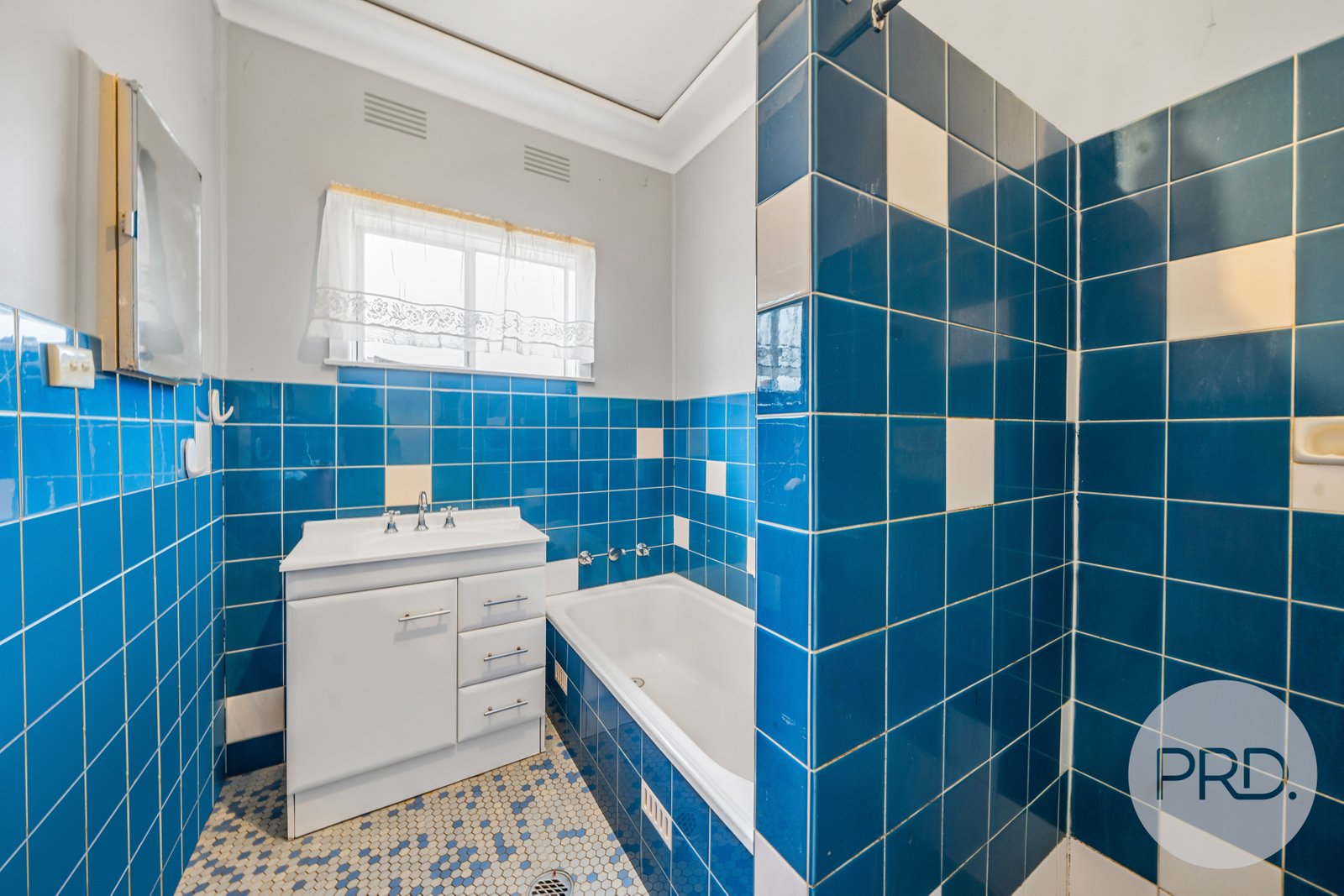 15 Anne Street TOLLAND 6