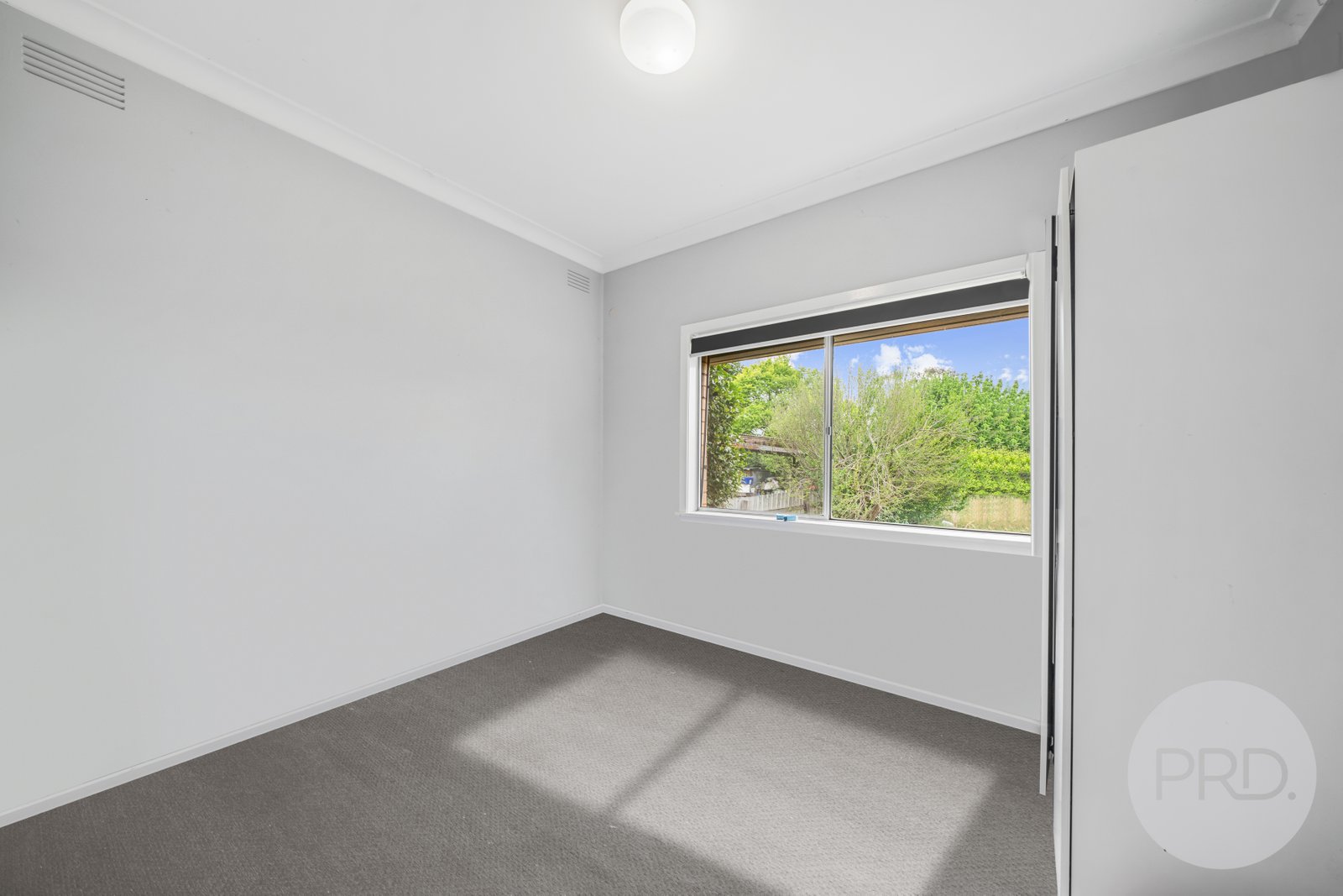 15 Anne Street TOLLAND 8