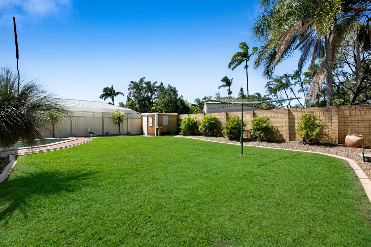 15 Anthony Drive BURLEIGH WATERS 17