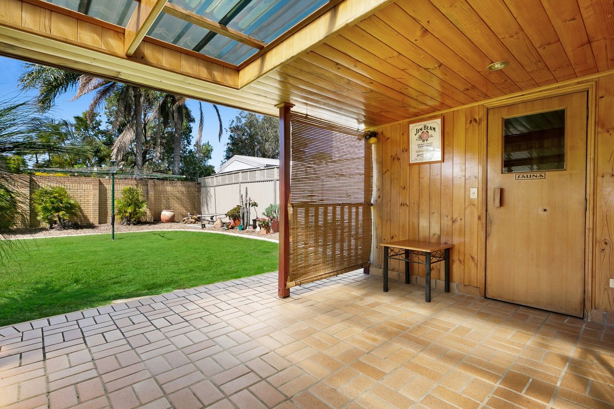 15 Anthony Drive BURLEIGH WATERS 18