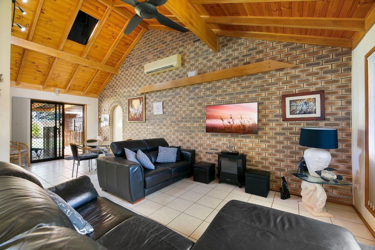 15 Anthony Drive BURLEIGH WATERS 7