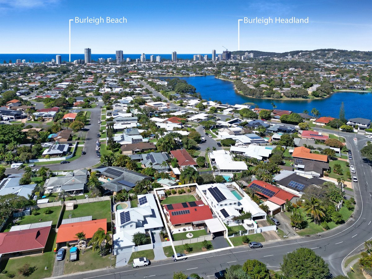 15 Anthony Drive BURLEIGH WATERS 18