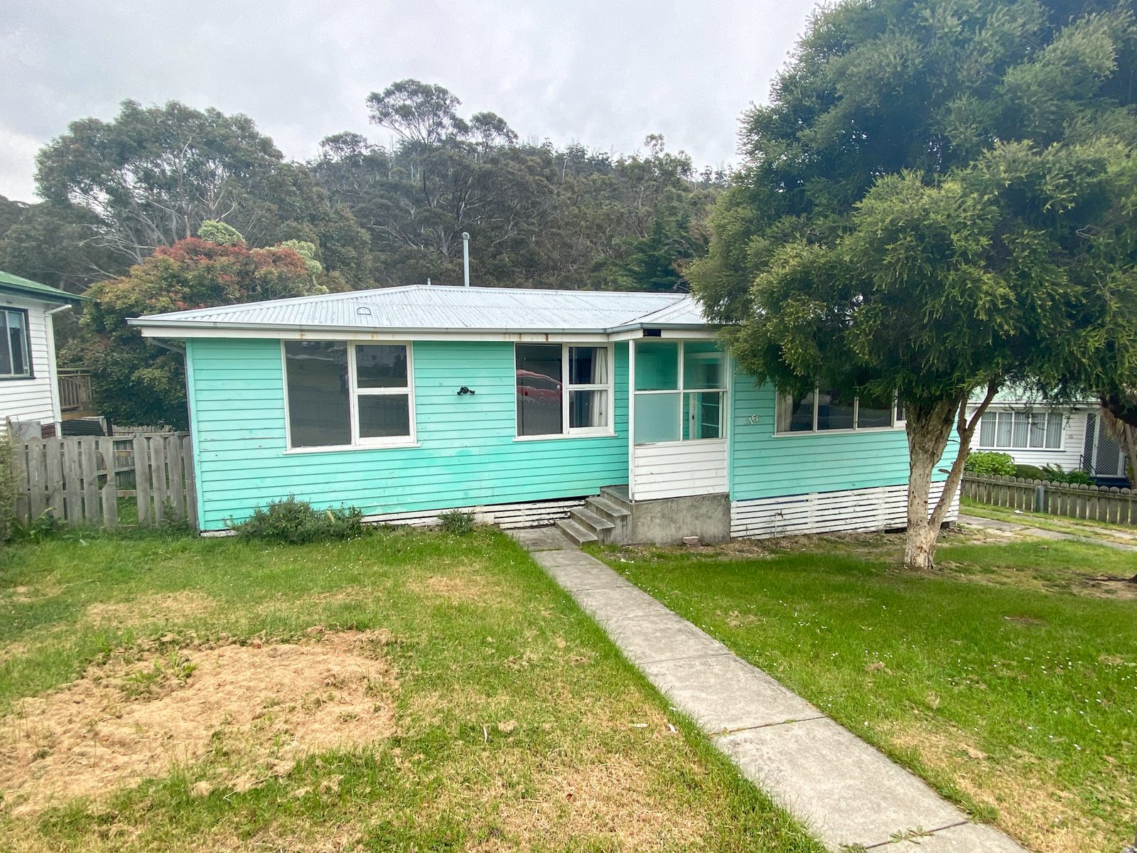 15 Apanie Crescent CHIGWELL 1