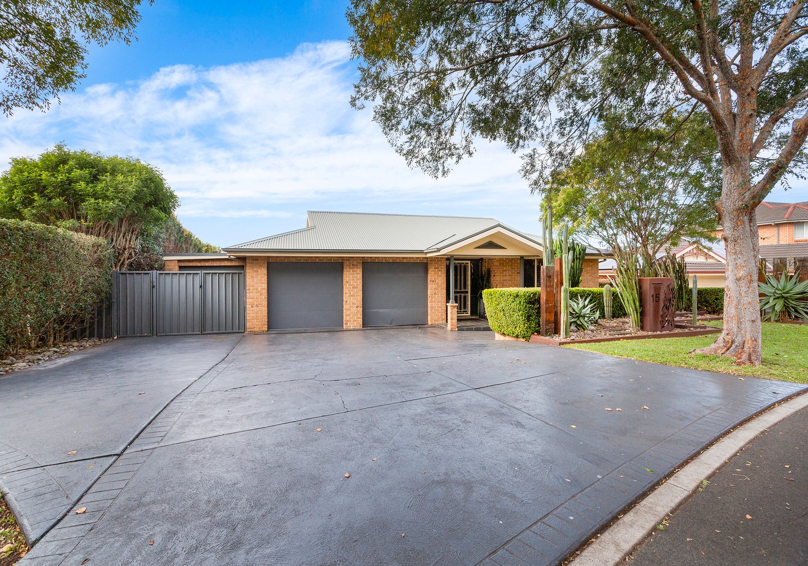 15 Armitage Avenue HORSLEY 1