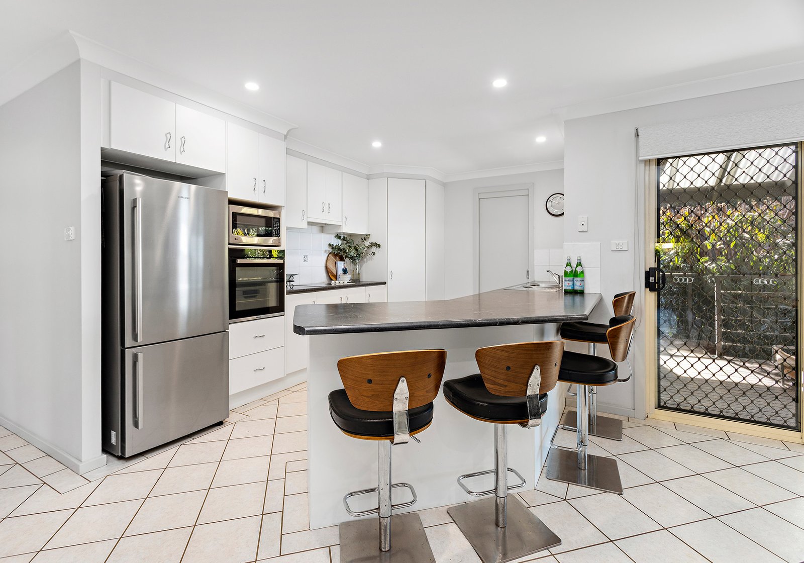 15 Armitage Avenue HORSLEY 5