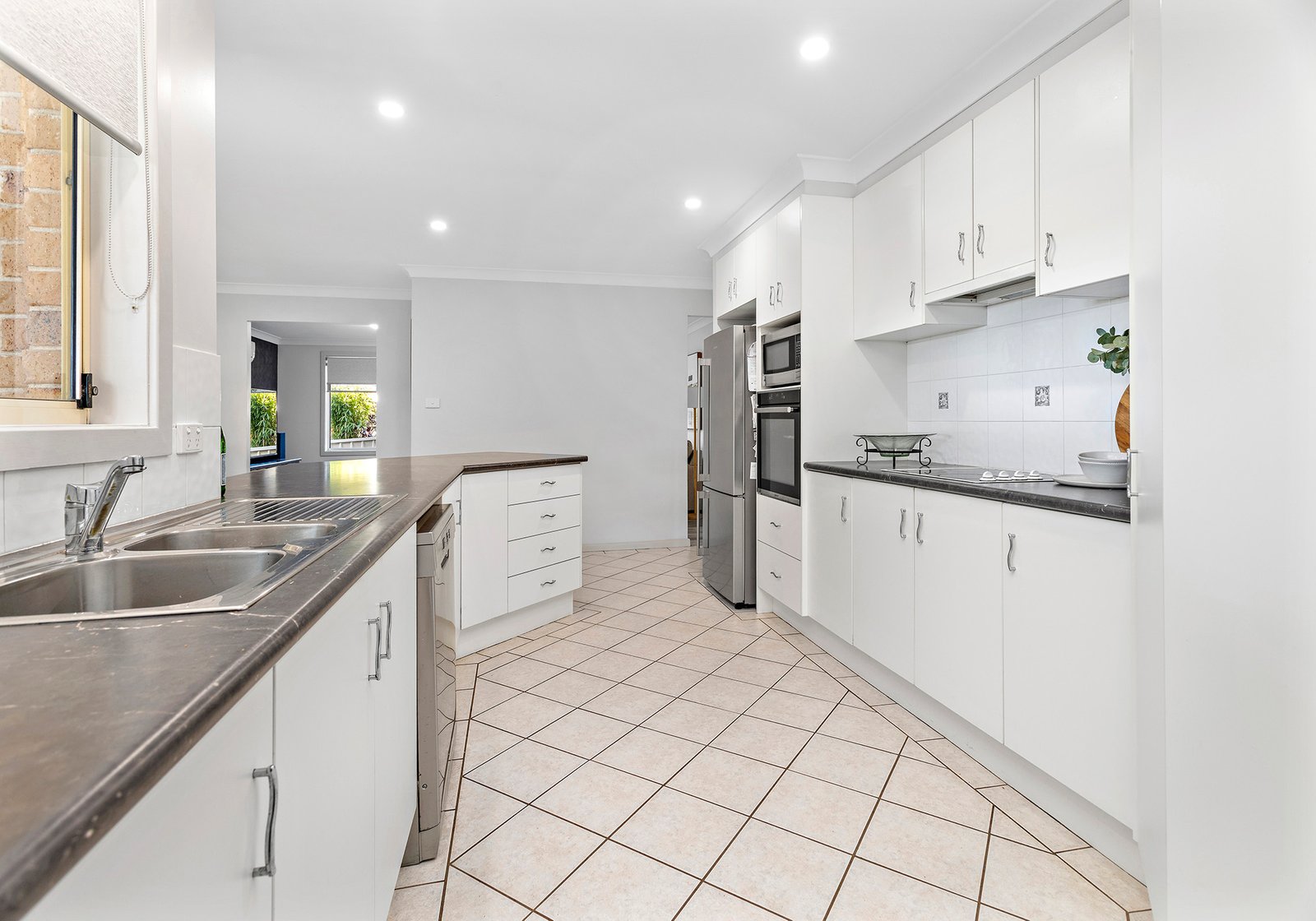 15 Armitage Avenue HORSLEY 6