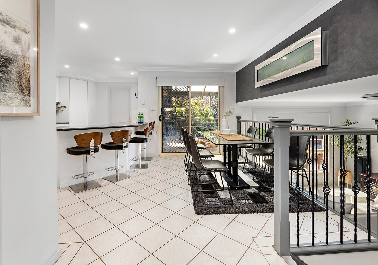 15 Armitage Avenue HORSLEY 8