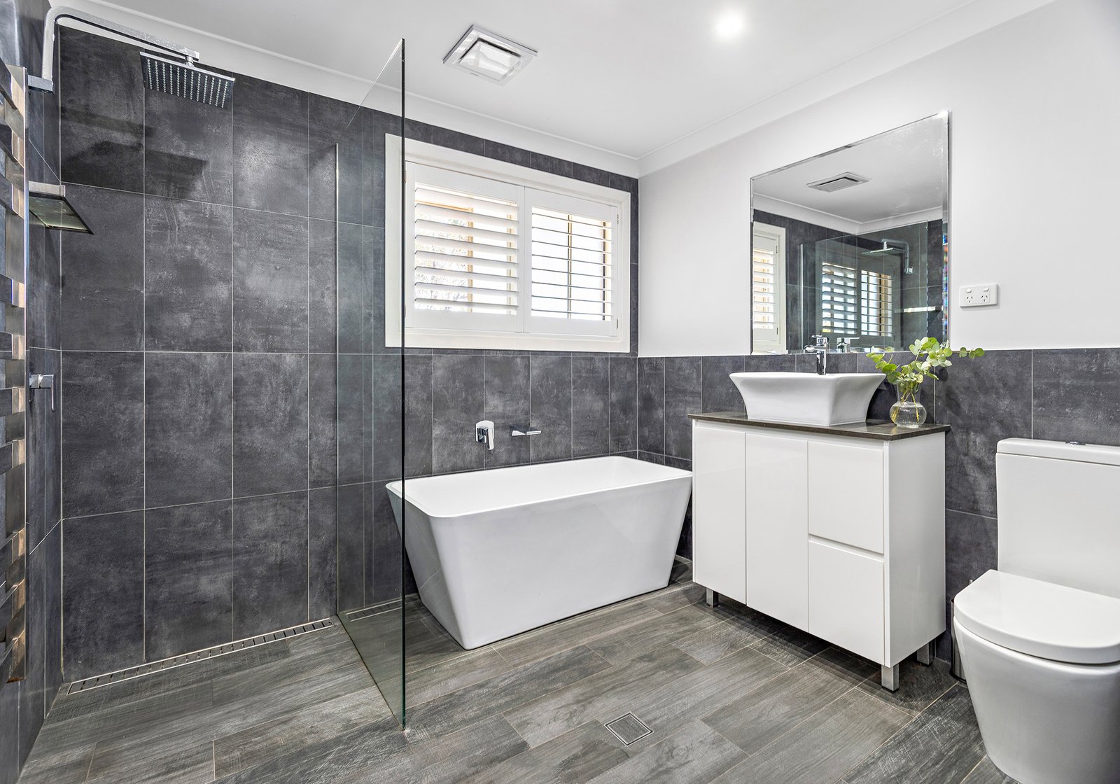 15 Armitage Avenue HORSLEY 11