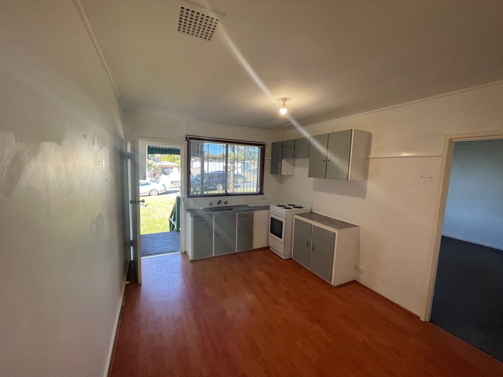 1/5 Barellan Avenue DAPTO 3