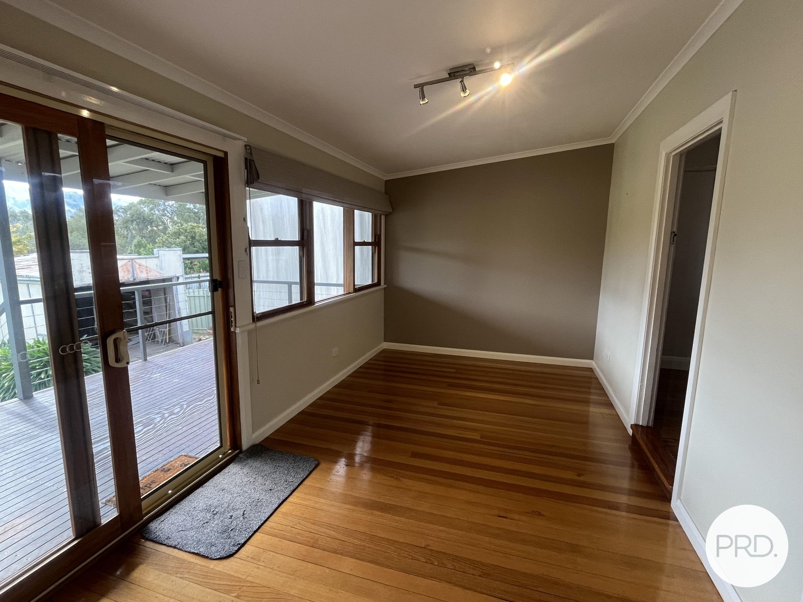 15 Barree Street TALLANGATTA 11