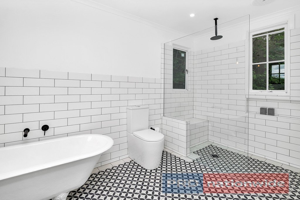 15 Bath Street CLUNES 9
