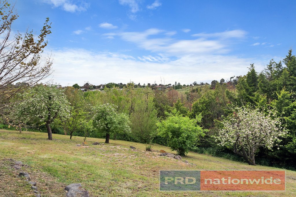 15 Bath Street CLUNES 14