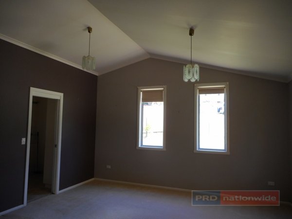 15 Batlow Avenue BATLOW 11