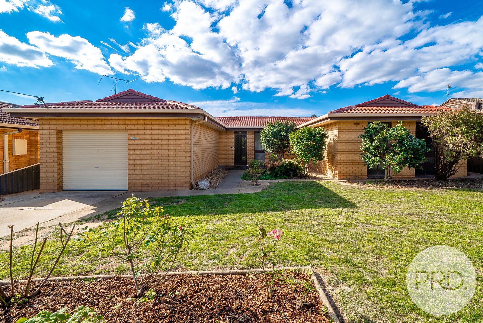 15 Bavaria Street TOLLAND 1