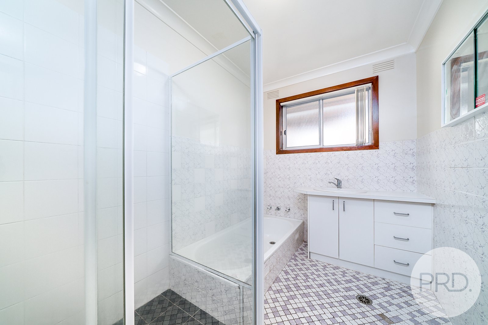 15 Bavaria Street TOLLAND 9