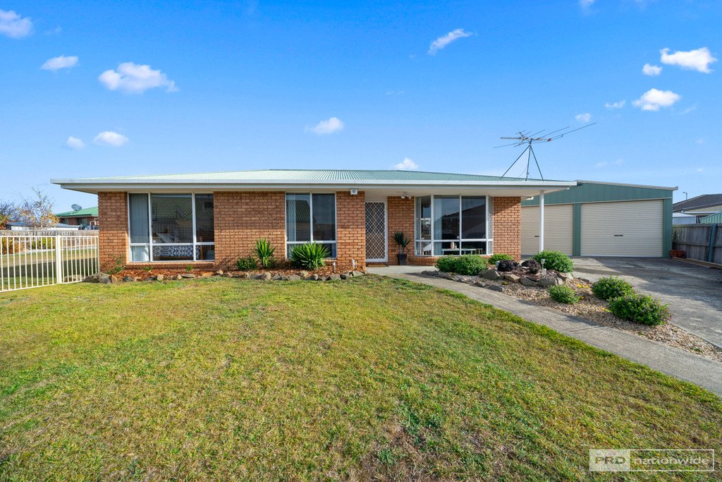 15 Bemlena Place BRIGHTON 19