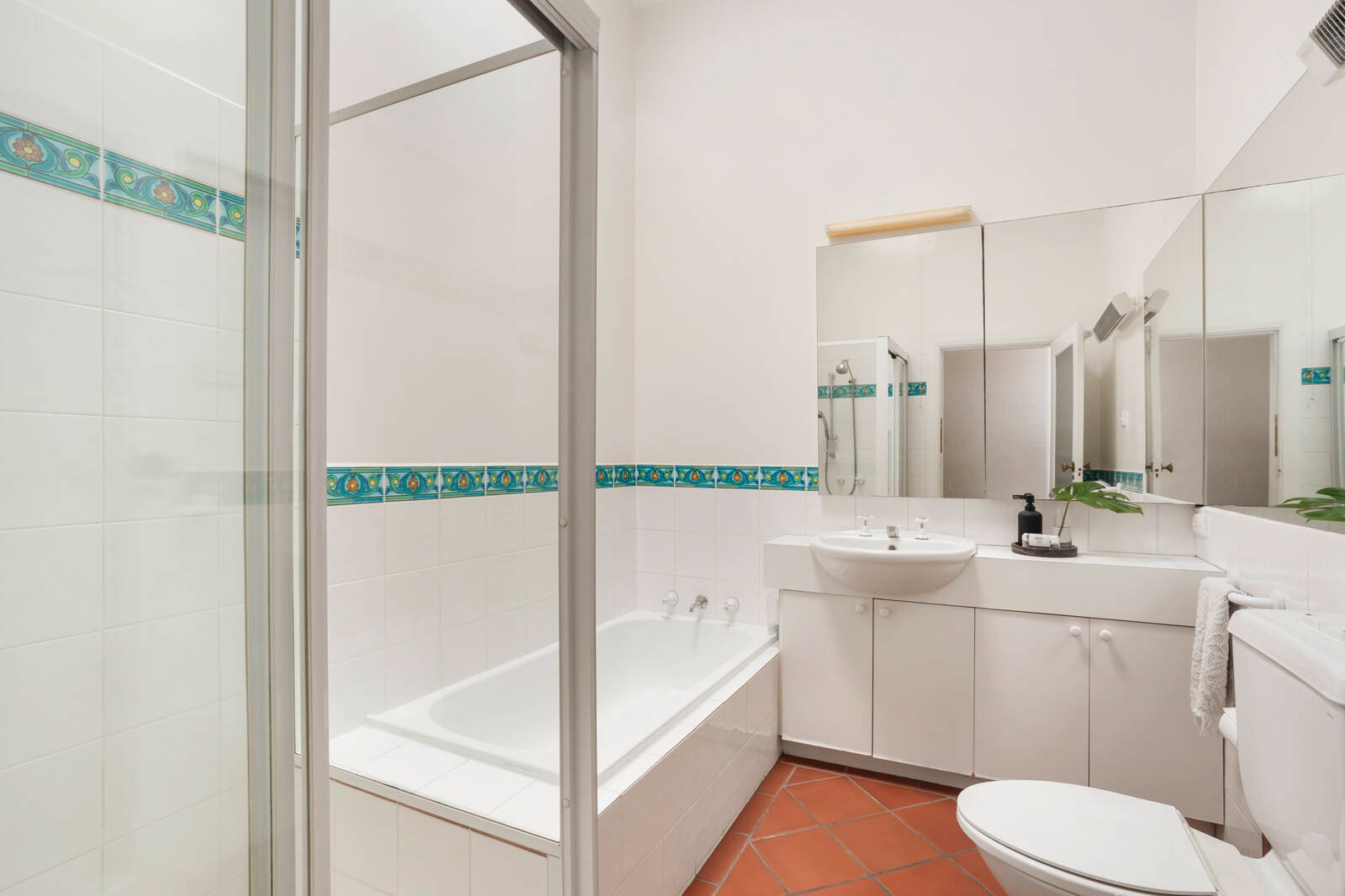 Real Estate and Property in 15 Bendigo Avenue, Elwood, VIC