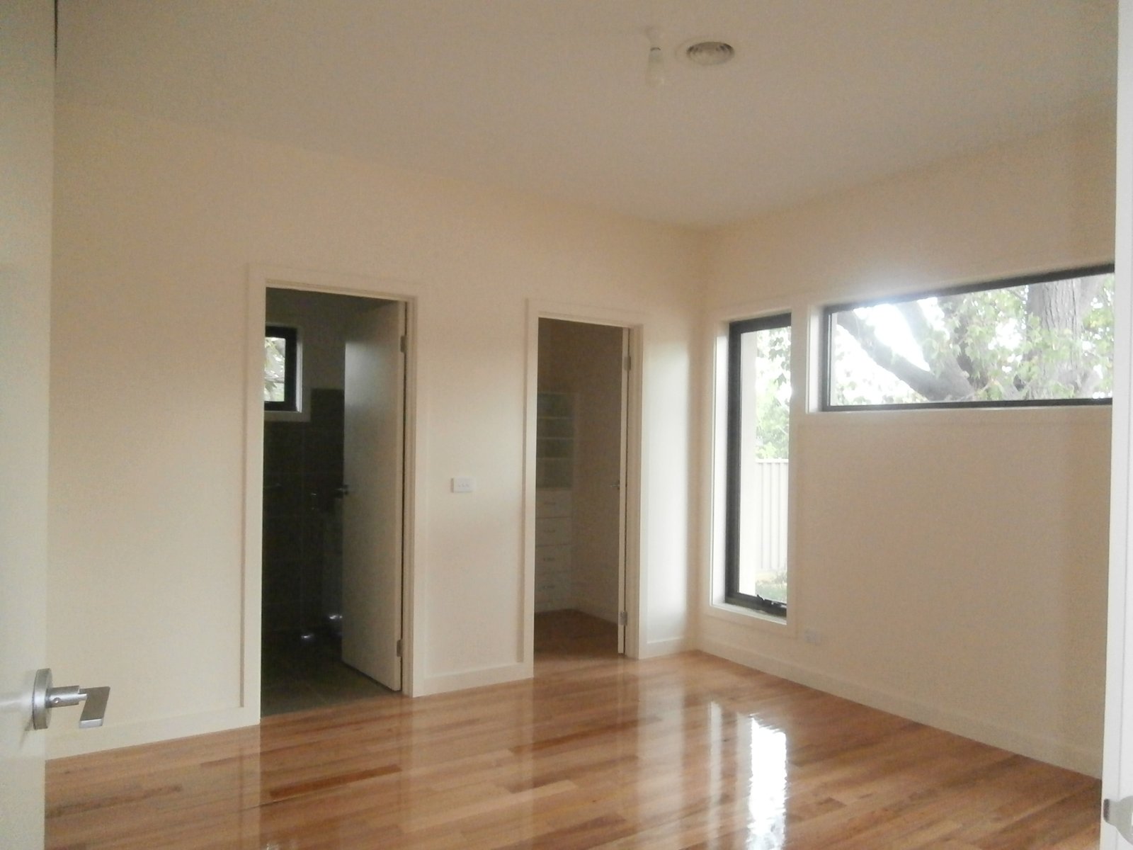 Gallery: 1/5 Benghazi Avenue