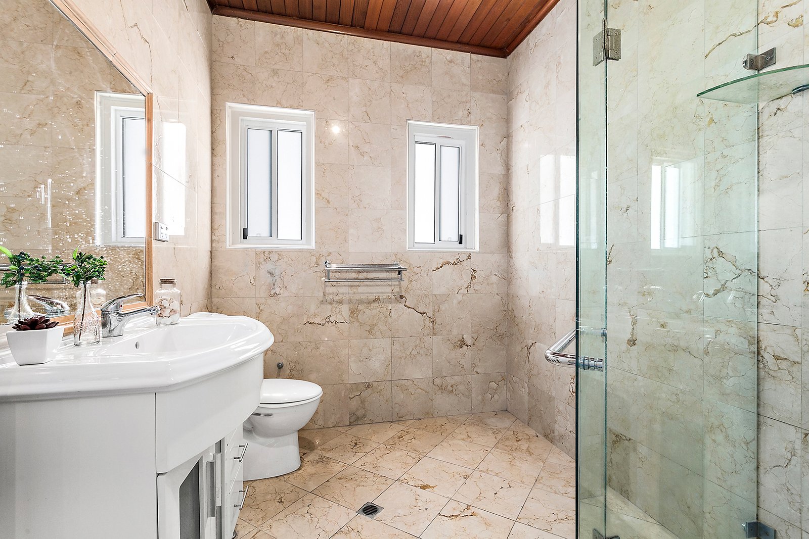 15 Benwerrin Avenue CARSS PARK 7