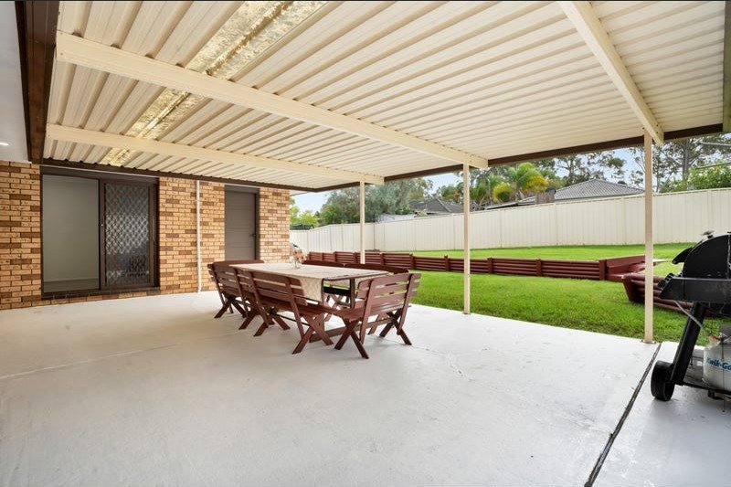 15 Beyer Place CURRANS HILL 6