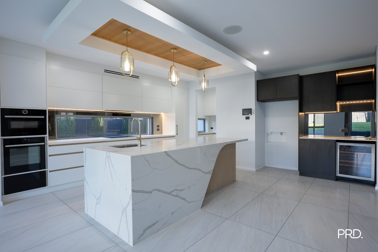 15 Bimbadeen Way Glenmore Park 4
